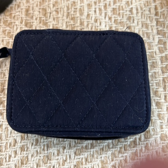 NWOT Vera Bradley Navy Quilted Travel Pill Case - Picture 3 of 3